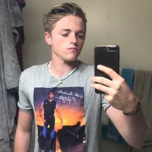 Meet your Posher, Logan